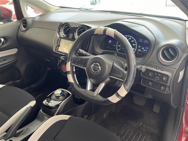 ノート ｅ－パワー　Ｘ　Ｖセレクション　ワンオーナー　純正ナビ　Ｂｌｕｅｔｏｏｔｈ　フルセグＴＶ　ＤＶＤ　全周囲モニター　エマジェンシーブレーキ　デジタルインナーミラー　ＥＴＣ　ドライブレコーダー　ＬＥＤヘッドライト（17枚目）