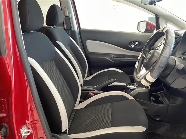 ノート ｅ－パワー　Ｘ　Ｖセレクション　ワンオーナー　純正ナビ　Ｂｌｕｅｔｏｏｔｈ　フルセグＴＶ　ＤＶＤ　全周囲モニター　エマジェンシーブレーキ　デジタルインナーミラー　ＥＴＣ　ドライブレコーダー　ＬＥＤヘッドライト（18枚目）