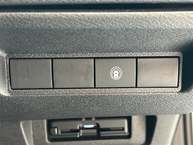 オーラ Ｇ　レザーエディション　純正大画面ナビ　全方位カメラ　フルセグＴＶ　Ｂｌｕｅｔｏｏｔｈ　ＡＷＩＮフルエアロ　ナビ連動ドラレコ　ＥＴＣ２．０　Ｄミラー　ＢＳＭ　革シート　プッシュスタート　ＬＥＤヘッドライト　純正アルミホイール（7枚目）