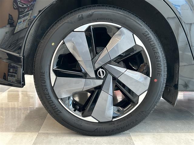 オーラ Ｇ　レザーエディション　純正大画面ナビ　全方位カメラ　フルセグＴＶ　Ｂｌｕｅｔｏｏｔｈ　ＡＷＩＮフルエアロ　ナビ連動ドラレコ　ＥＴＣ２．０　Ｄミラー　ＢＳＭ　革シート　プッシュスタート　ＬＥＤヘッドライト　純正アルミホイール（21枚目）