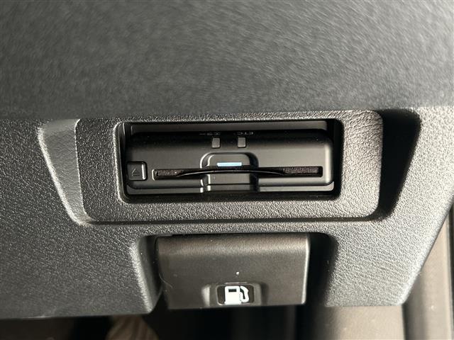 オーラ Ｇ　レザーエディション　純正大画面ナビ　全方位カメラ　フルセグＴＶ　Ｂｌｕｅｔｏｏｔｈ　ＡＷＩＮフルエアロ　ナビ連動ドラレコ　ＥＴＣ２．０　Ｄミラー　ＢＳＭ　革シート　プッシュスタート　ＬＥＤヘッドライト　純正アルミホイール（37枚目）