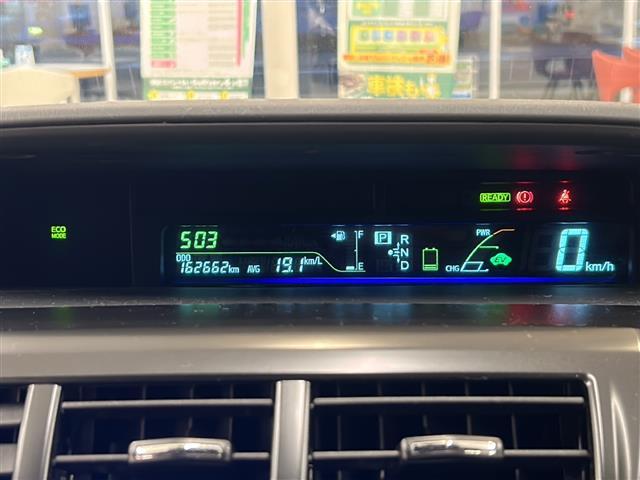 プリウスアルファ Ｓ　チューン　ブラック　純正ナビ　フルセグテレビ　Ｂｌｕｅｔｏｏｔｈ　ＣＤ／ＤＶＤ　ＵＳＢ　ＶＴＲ　バックカメラ　ＥＴＣ　ドライブレコーダー　ＬＥＤヘッドライト　純正フロアマット　純正アルミホイール　スペアキー　ＡＢＳ（12枚目）