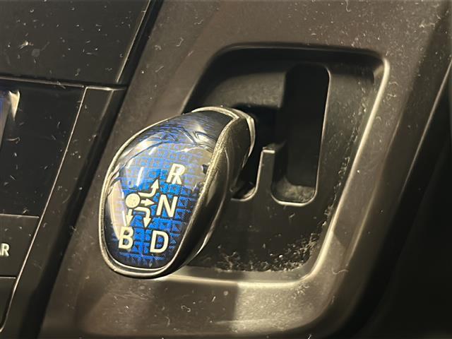 プリウスアルファ Ｓ　チューン　ブラック　純正ナビ　フルセグテレビ　Ｂｌｕｅｔｏｏｔｈ　ＣＤ／ＤＶＤ　ＵＳＢ　ＶＴＲ　バックカメラ　ＥＴＣ　ドライブレコーダー　ＬＥＤヘッドライト　純正フロアマット　純正アルミホイール　スペアキー　ＡＢＳ（19枚目）