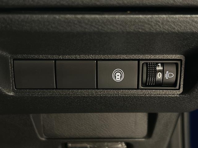 ノート X アラウンドビューモニター ステアリングスイッチ デジタルインナーミラー ブラインドスポットモニター 純正9インチナビ フルセグテレビエマージェンシーブレーキ Bluetooth iPod VTR CD(9枚目)