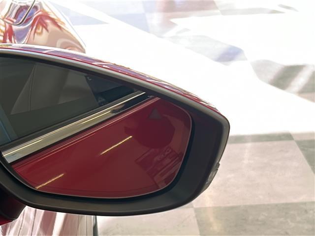 ＭＡＺＤＡ３ファストバック ２０Ｓ　１００周年特別記念車　ＢＯＳＥサウンドシステム　全方位カメラ　ヘッドアップディスプレイ　ブラインドスポットモニター　レーダークルーズコントロール　純正ナビ　Ｂｌｕｅｔｏｏｔｈ　ＵＳＢ　ＨＤＭＩ　赤革シート　シートメモリ　ー（9枚目）