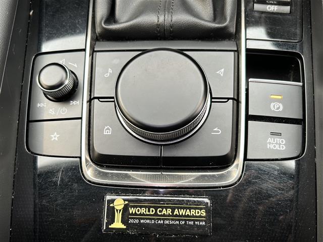 ＭＡＺＤＡ３ファストバック ２０Ｓ　１００周年特別記念車　ＢＯＳＥサウンドシステム　全方位カメラ　ヘッドアップディスプレイ　ブラインドスポットモニター　レーダークルーズコントロール　純正ナビ　Ｂｌｕｅｔｏｏｔｈ　ＵＳＢ　ＨＤＭＩ　赤革シート　シートメモリ　ー（21枚目）