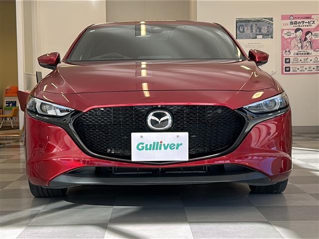 ＭＡＺＤＡ３ファストバック ２０Ｓ　１００周年特別記念車　ＢＯＳＥサウンドシステム　全方位カメラ　ヘッドアップディスプレイ　ブラインドスポットモニター　レーダークルーズコントロール　純正ナビ　Ｂｌｕｅｔｏｏｔｈ　ＵＳＢ　ＨＤＭＩ　赤革シート　シートメモリ　ー（30枚目）
