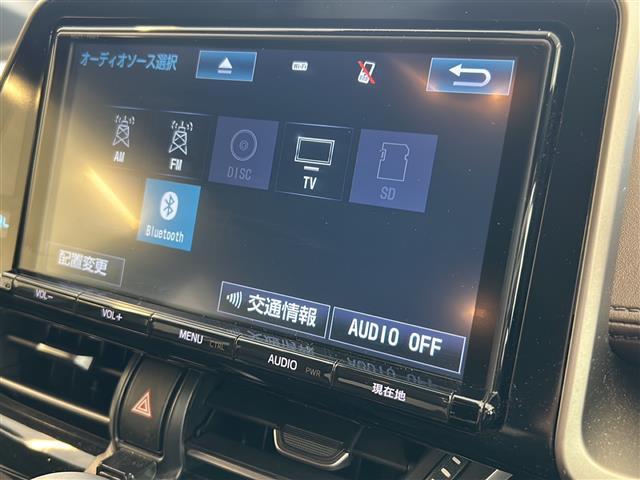 Ｃ－ＨＲ Ｇ　フルエアロ　純正ナビ　フルセグＴＶ　Ｂｌｕｅｔｏｏｔｈ　ＣＤ・ＤＶＤ再生　ＴＳＳ　レーダークルコン　ハーフレザー　シートヒーター　ＥＴＣ　ドラレコ　シーケンシャルウィンカー　純正アルミ　純正マット（4枚目）