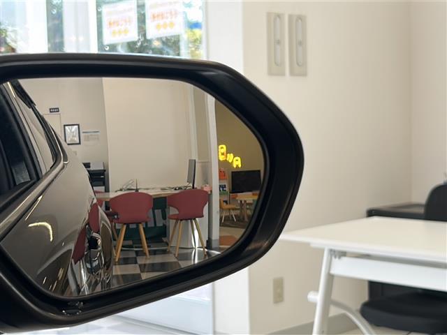 Ｃ－ＨＲ Ｇ　フルエアロ　純正ナビ　フルセグＴＶ　Ｂｌｕｅｔｏｏｔｈ　ＣＤ・ＤＶＤ再生　ＴＳＳ　レーダークルコン　ハーフレザー　シートヒーター　ＥＴＣ　ドラレコ　シーケンシャルウィンカー　純正アルミ　純正マット（7枚目）