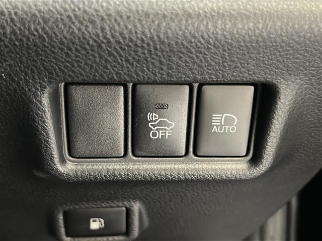 Ｃ－ＨＲ Ｇ　フルエアロ　純正ナビ　フルセグＴＶ　Ｂｌｕｅｔｏｏｔｈ　ＣＤ・ＤＶＤ再生　ＴＳＳ　レーダークルコン　ハーフレザー　シートヒーター　ＥＴＣ　ドラレコ　シーケンシャルウィンカー　純正アルミ　純正マット（9枚目）