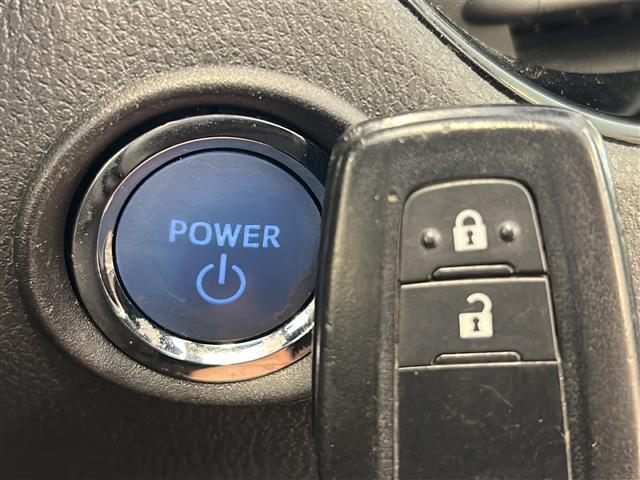 Ｃ－ＨＲ Ｇ　フルエアロ　純正ナビ　フルセグＴＶ　Ｂｌｕｅｔｏｏｔｈ　ＣＤ・ＤＶＤ再生　ＴＳＳ　レーダークルコン　ハーフレザー　シートヒーター　ＥＴＣ　ドラレコ　シーケンシャルウィンカー　純正アルミ　純正マット（10枚目）