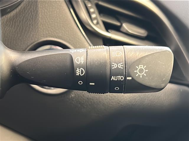 Ｃ－ＨＲ Ｇ　フルエアロ　純正ナビ　フルセグＴＶ　Ｂｌｕｅｔｏｏｔｈ　ＣＤ・ＤＶＤ再生　ＴＳＳ　レーダークルコン　ハーフレザー　シートヒーター　ＥＴＣ　ドラレコ　シーケンシャルウィンカー　純正アルミ　純正マット（16枚目）