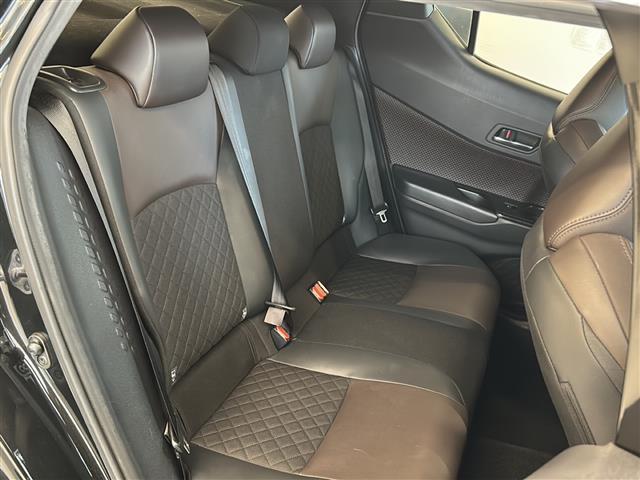 Ｃ－ＨＲ Ｇ　フルエアロ　純正ナビ　フルセグＴＶ　Ｂｌｕｅｔｏｏｔｈ　ＣＤ・ＤＶＤ再生　ＴＳＳ　レーダークルコン　ハーフレザー　シートヒーター　ＥＴＣ　ドラレコ　シーケンシャルウィンカー　純正アルミ　純正マット（23枚目）