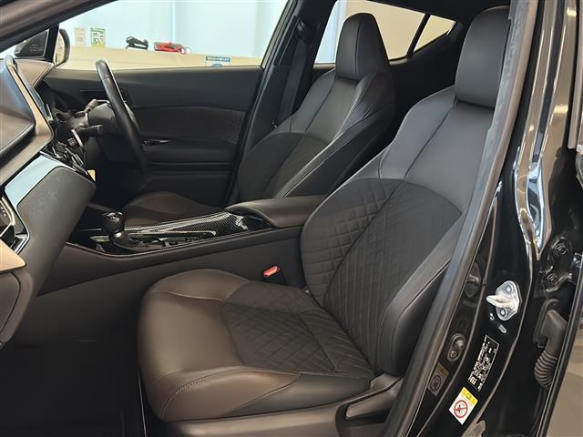 Ｃ－ＨＲ Ｇ　フルエアロ　純正ナビ　フルセグＴＶ　Ｂｌｕｅｔｏｏｔｈ　ＣＤ・ＤＶＤ再生　ＴＳＳ　レーダークルコン　ハーフレザー　シートヒーター　ＥＴＣ　ドラレコ　シーケンシャルウィンカー　純正アルミ　純正マット（24枚目）