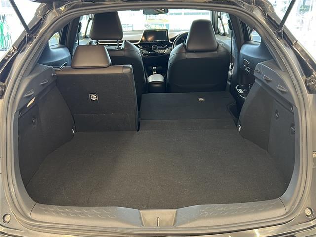 Ｃ－ＨＲ Ｇ　フルエアロ　純正ナビ　フルセグＴＶ　Ｂｌｕｅｔｏｏｔｈ　ＣＤ・ＤＶＤ再生　ＴＳＳ　レーダークルコン　ハーフレザー　シートヒーター　ＥＴＣ　ドラレコ　シーケンシャルウィンカー　純正アルミ　純正マット（28枚目）