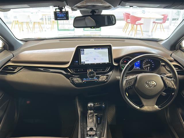 Ｃ－ＨＲ Ｇ　フルエアロ　純正ナビ　フルセグＴＶ　Ｂｌｕｅｔｏｏｔｈ　ＣＤ・ＤＶＤ再生　ＴＳＳ　レーダークルコン　ハーフレザー　シートヒーター　ＥＴＣ　ドラレコ　シーケンシャルウィンカー　純正アルミ　純正マット（42枚目）