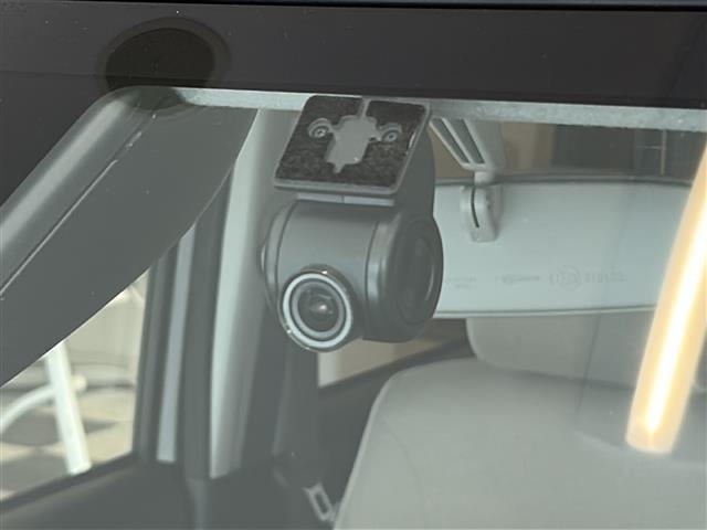 ムーヴキャンバス Ｇメイクアップリミテッド　ＳＡＩＩＩ　両側パワースライドドア　純正ナビ　全方位カメラ　フルセグＴＶ　Ｂｌｕｅｔｏｏｔｈ　ｉＰｏｄ接続　ナビ連動ドラレコ　ＥＴＣ　シートヒーター　プッシュスタート　純正フロアマット　ＬＥＤヘッドライト（7枚目）