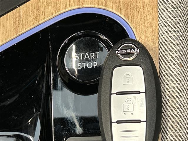 オーラ G レザーエディション BOSE ProPILOT 純正9インチナビ 全方位カメラ フルセグTV BT CarPlay 置くだけ充電 Dインナーミラー BSM AAC 革シート 革ステ プッシュスタート 純正アルミ(7枚目)