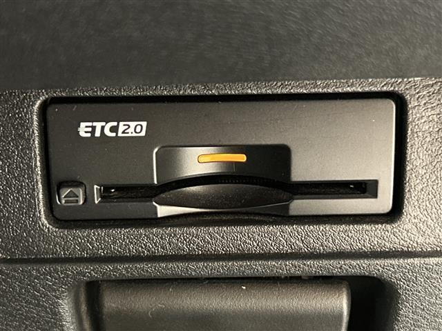 オーラ G レザーエディション BOSE ProPILOT 純正9インチナビ 全方位カメラ フルセグTV BT CarPlay 置くだけ充電 Dインナーミラー BSM AAC 革シート 革ステ プッシュスタート 純正アルミ(9枚目)