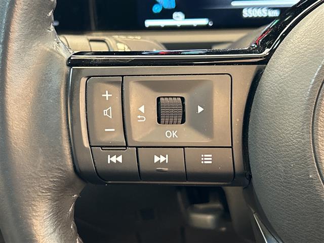 オーラ G レザーエディション BOSE ProPILOT 純正9インチナビ 全方位カメラ フルセグTV BT CarPlay 置くだけ充電 Dインナーミラー BSM AAC 革シート 革ステ プッシュスタート 純正アルミ(10枚目)