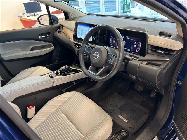 オーラ G レザーエディション BOSE ProPILOT 純正9インチナビ 全方位カメラ フルセグTV BT CarPlay 置くだけ充電 Dインナーミラー BSM AAC 革シート 革ステ プッシュスタート 純正アルミ(14枚目)