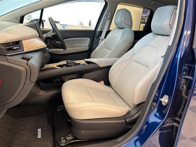 オーラ G レザーエディション BOSE ProPILOT 純正9インチナビ 全方位カメラ フルセグTV BT CarPlay 置くだけ充電 Dインナーミラー BSM AAC 革シート 革ステ プッシュスタート 純正アルミ(17枚目)