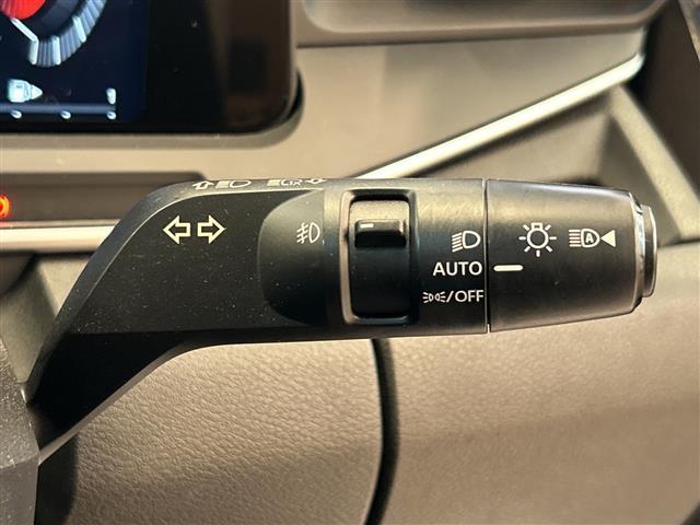 オーラ G レザーエディション BOSE ProPILOT 純正9インチナビ 全方位カメラ フルセグTV BT CarPlay 置くだけ充電 Dインナーミラー BSM AAC 革シート 革ステ プッシュスタート 純正アルミ(30枚目)