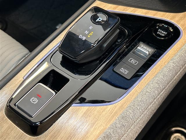 オーラ G レザーエディション BOSE ProPILOT 純正9インチナビ 全方位カメラ フルセグTV BT CarPlay 置くだけ充電 Dインナーミラー BSM AAC 革シート 革ステ プッシュスタート 純正アルミ(31枚目)