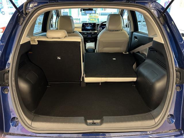 オーラ G レザーエディション BOSE ProPILOT 純正9インチナビ 全方位カメラ フルセグTV BT CarPlay 置くだけ充電 Dインナーミラー BSM AAC 革シート 革ステ プッシュスタート 純正アルミ(32枚目)