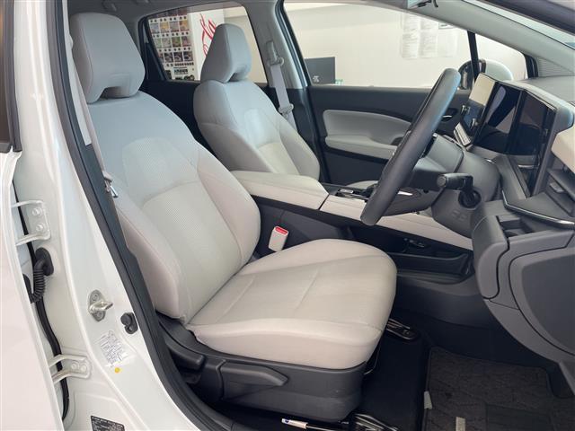 ノート Ｘ　エアリーグレーエディション　アラウンドビューモニター　プロパイロット　純正ナビ　ＥＴＣ　ドライブレコーダー　ワイヤレス充電　ブラインドスポットモニター　インテリジェントルームミラー　Ｂｌｕｅｔｏｏｔｈ　ＡｐｐｌｅＣａｒｐｌａｙ（17枚目）