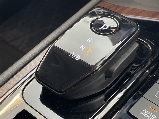 オーラ Ｇ　レザーエディション　ＢＯＳＥサウンドシステム　アラウンドビューモニター　プロパイロット　純正ナビ　Ｂｌｕｅｔｏｏｔｈ　ＡｐｐｌｅＣａｒＰｌａｙ　ブラインドスポットモニター　デジタルインナーミラー　置くだけ充電（7枚目）