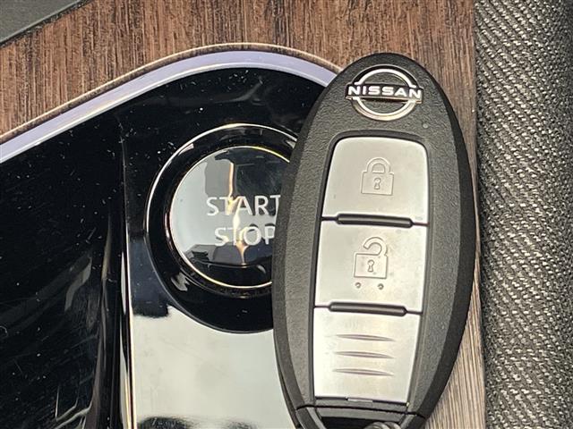 オーラ Ｇ　レザーエディション　ＢＯＳＥサウンドシステム　アラウンドビューモニター　プロパイロット　純正ナビ　Ｂｌｕｅｔｏｏｔｈ　ＡｐｐｌｅＣａｒＰｌａｙ　ブラインドスポットモニター　デジタルインナーミラー　置くだけ充電（8枚目）