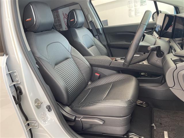 オーラ Ｇ　レザーエディション　ＢＯＳＥサウンドシステム　アラウンドビューモニター　プロパイロット　純正ナビ　Ｂｌｕｅｔｏｏｔｈ　ＡｐｐｌｅＣａｒＰｌａｙ　ブラインドスポットモニター　デジタルインナーミラー　置くだけ充電（17枚目）