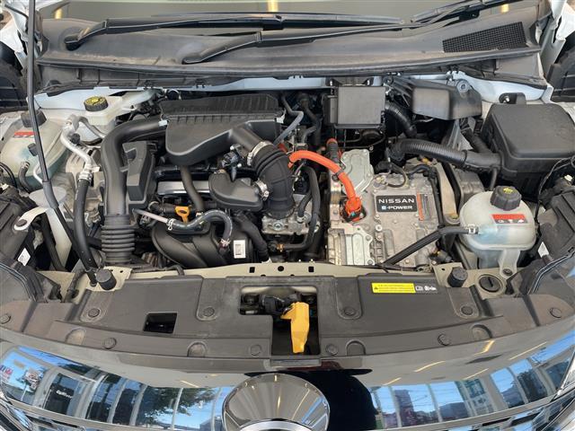 オーラ Ｇ　レザーエディション　ＢＯＳＥサウンドシステム　アラウンドビューモニター　プロパイロット　純正ナビ　Ｂｌｕｅｔｏｏｔｈ　ＡｐｐｌｅＣａｒＰｌａｙ　ブラインドスポットモニター　デジタルインナーミラー　置くだけ充電（30枚目）