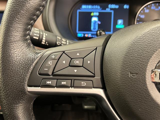 キックス X ツートーンインテリアエディション プロパイロット 全方位カメラ デジタルインナーミラー 純正ナビ フルセグ BT ETC スマートキー レザーシート ルーフレール オートライト LEDヘッドライト 衝突軽減システム 純正アルミホイール(7枚目)