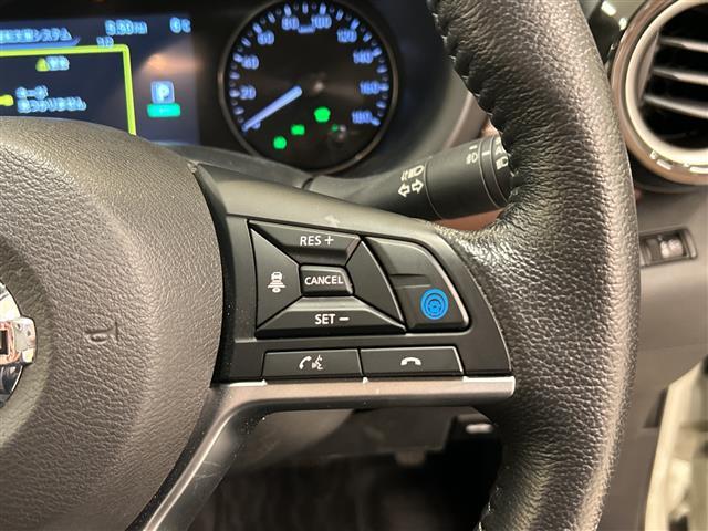 キックス X ツートーンインテリアエディション プロパイロット 全方位カメラ デジタルインナーミラー 純正ナビ フルセグ BT ETC スマートキー レザーシート ルーフレール オートライト LEDヘッドライト 衝突軽減システム 純正アルミホイール(8枚目)