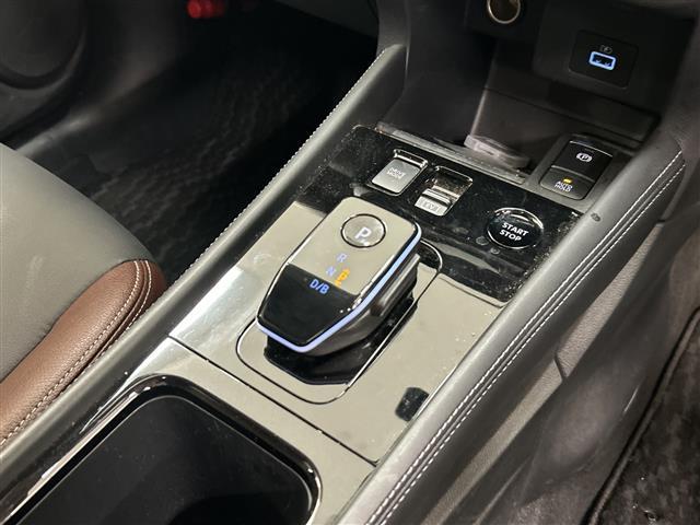 キックス X ツートーンインテリアエディション プロパイロット 全方位カメラ デジタルインナーミラー 純正ナビ フルセグ BT ETC スマートキー レザーシート ルーフレール オートライト LEDヘッドライト 衝突軽減システム 純正アルミホイール(12枚目)