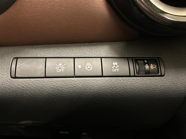 キックス X ツートーンインテリアエディション プロパイロット 全方位カメラ デジタルインナーミラー 純正ナビ フルセグ BT ETC スマートキー レザーシート ルーフレール オートライト LEDヘッドライト 衝突軽減システム 純正アルミホイール(14枚目)