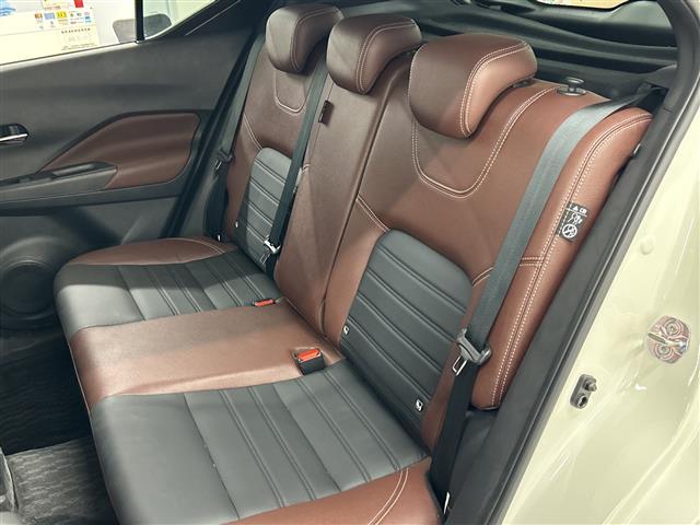 キックス X ツートーンインテリアエディション プロパイロット 全方位カメラ デジタルインナーミラー 純正ナビ フルセグ BT ETC スマートキー レザーシート ルーフレール オートライト LEDヘッドライト 衝突軽減システム 純正アルミホイール(21枚目)