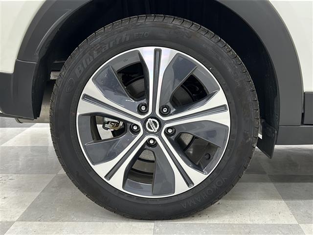 キックス X ツートーンインテリアエディション プロパイロット 全方位カメラ デジタルインナーミラー 純正ナビ フルセグ BT ETC スマートキー レザーシート ルーフレール オートライト LEDヘッドライト 衝突軽減システム 純正アルミホイール(38枚目)