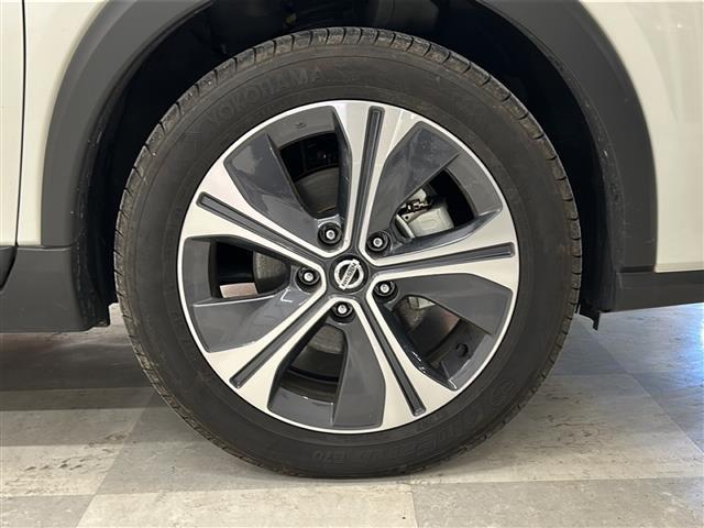 キックス X ツートーンインテリアエディション プロパイロット 全方位カメラ デジタルインナーミラー 純正ナビ フルセグ BT ETC スマートキー レザーシート ルーフレール オートライト LEDヘッドライト 衝突軽減システム 純正アルミホイール(39枚目)