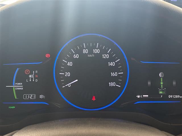 ヴェゼル ハイブリッドX 純正メモリナビ プッシュスタート フォグ ウィンカーミラー 社外アルミホイール USB入力端子 クルーズコントロール LEDヘッドライト スタッドレスタイヤ積み込みあり 純正フロアマット(4枚目)