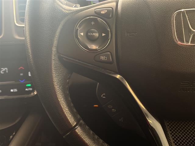 ヴェゼル ハイブリッドX 純正メモリナビ プッシュスタート フォグ ウィンカーミラー 社外アルミホイール USB入力端子 クルーズコントロール LEDヘッドライト スタッドレスタイヤ積み込みあり 純正フロアマット(12枚目)