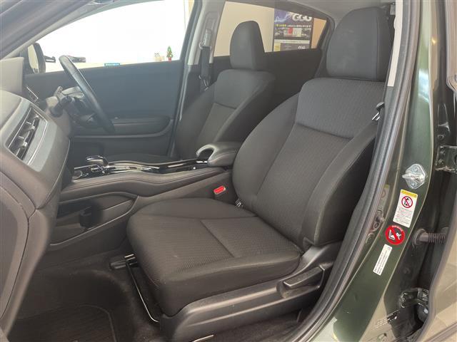 ヴェゼル ハイブリッドX 純正メモリナビ プッシュスタート フォグ ウィンカーミラー 社外アルミホイール USB入力端子 クルーズコントロール LEDヘッドライト スタッドレスタイヤ積み込みあり 純正フロアマット(18枚目)