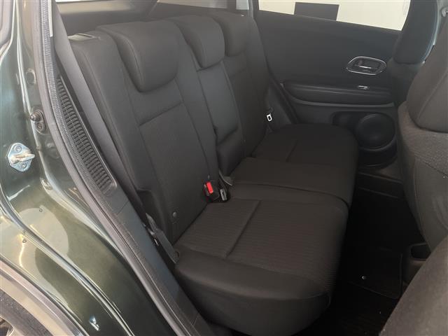 ヴェゼル ハイブリッドX 純正メモリナビ プッシュスタート フォグ ウィンカーミラー 社外アルミホイール USB入力端子 クルーズコントロール LEDヘッドライト スタッドレスタイヤ積み込みあり 純正フロアマット(19枚目)