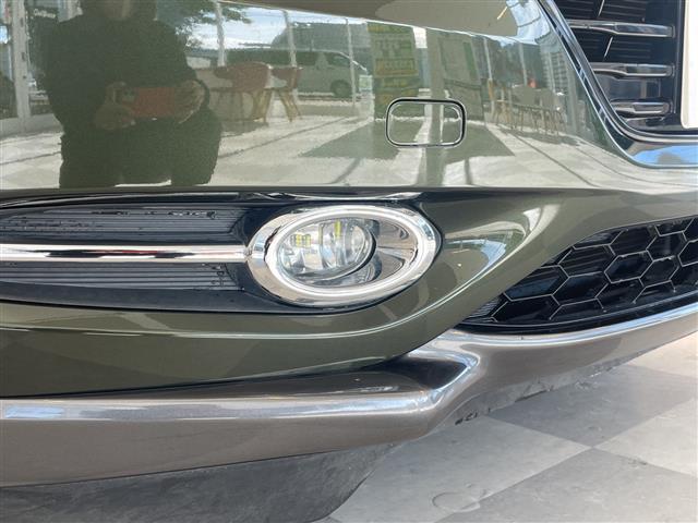 ヴェゼル ハイブリッドX 純正メモリナビ プッシュスタート フォグ ウィンカーミラー 社外アルミホイール USB入力端子 クルーズコントロール LEDヘッドライト スタッドレスタイヤ積み込みあり 純正フロアマット(22枚目)