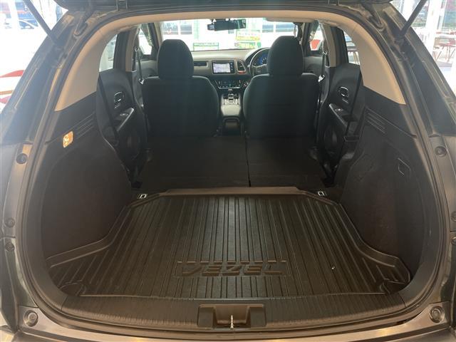 ヴェゼル ハイブリッドX 純正メモリナビ プッシュスタート フォグ ウィンカーミラー 社外アルミホイール USB入力端子 クルーズコントロール LEDヘッドライト スタッドレスタイヤ積み込みあり 純正フロアマット(40枚目)