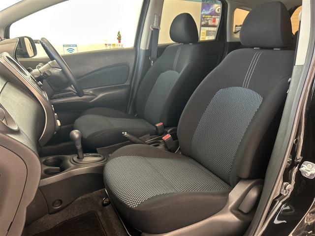 ノート X SDナビ スマートキー フルセグ 純正マット ETC プッシュスタート アイドリングストップ ハロゲンライト サイドバイザー(19枚目)