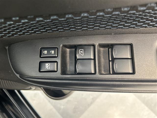 ノート X SDナビ スマートキー フルセグ 純正マット ETC プッシュスタート アイドリングストップ ハロゲンライト サイドバイザー(39枚目)