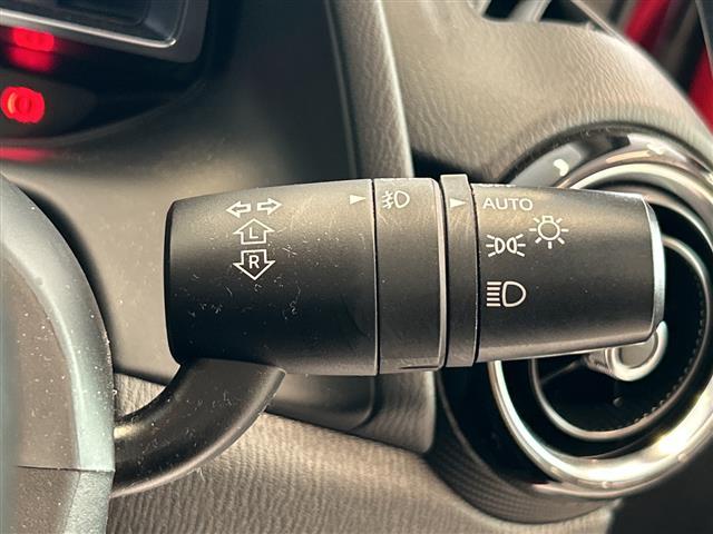 デミオ 純正ナビ プッシュスタート アイドリングストップ クルーズコントロール Bluetooth バックモニター USB入力端子 前方ドラレコ 純正マット 純正アルミホイール レーンキープアシスト(34枚目)